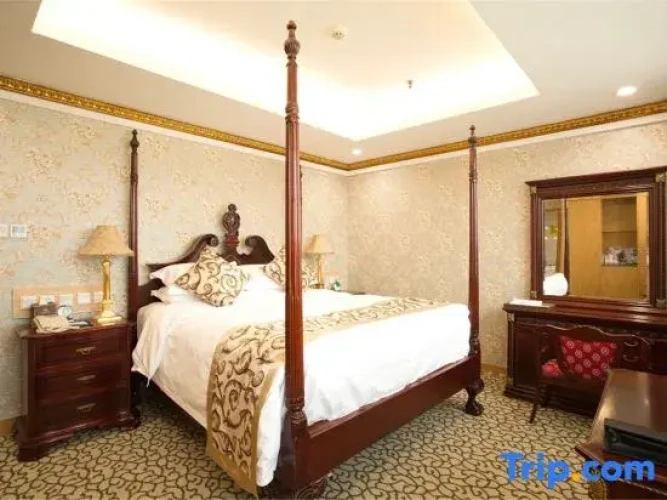 Deluxe Suite