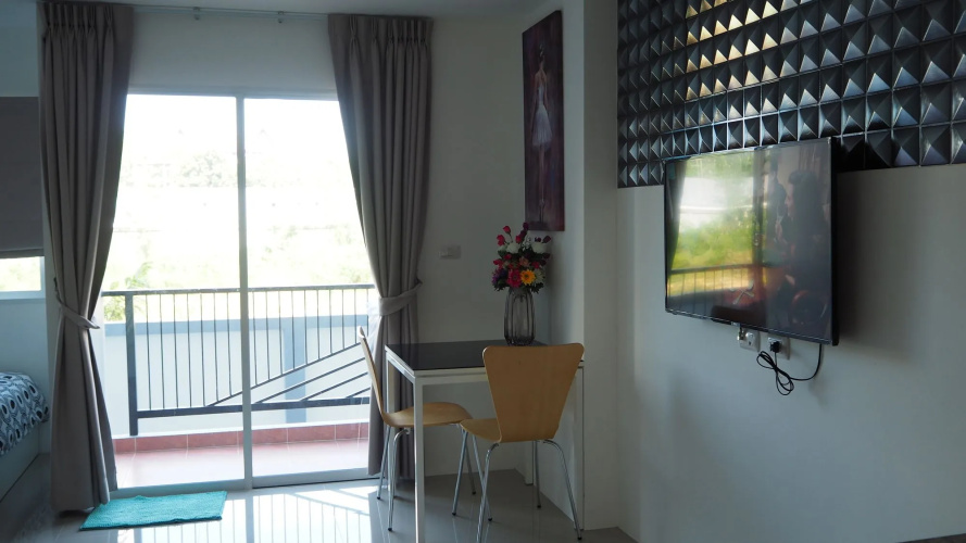 Trio Gems Condo Beach