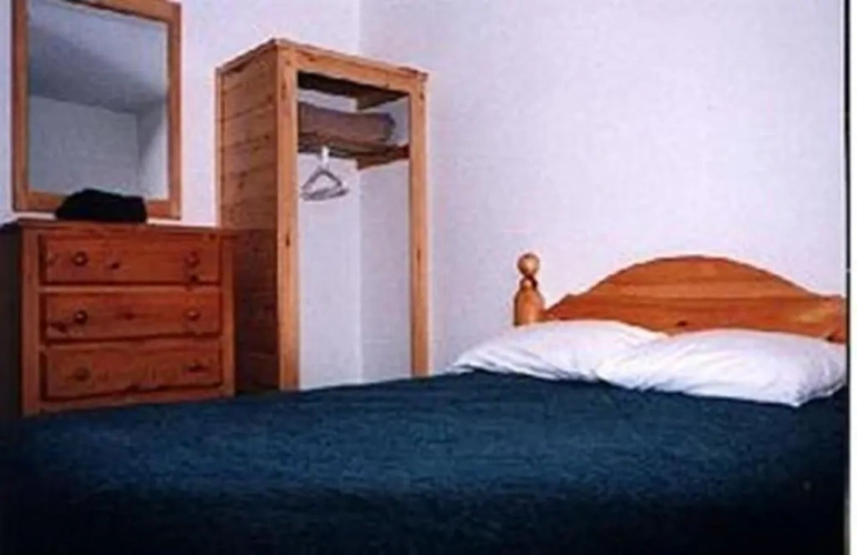 2 Bedrooms Cottage