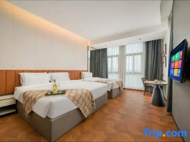 Comfort Family room with city view