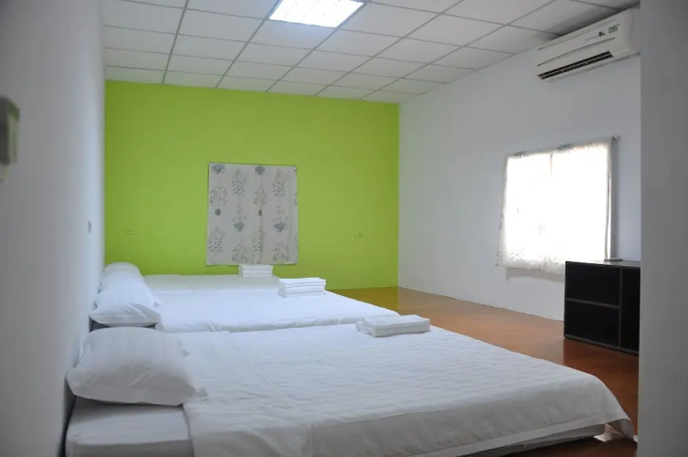 Happy Hostel