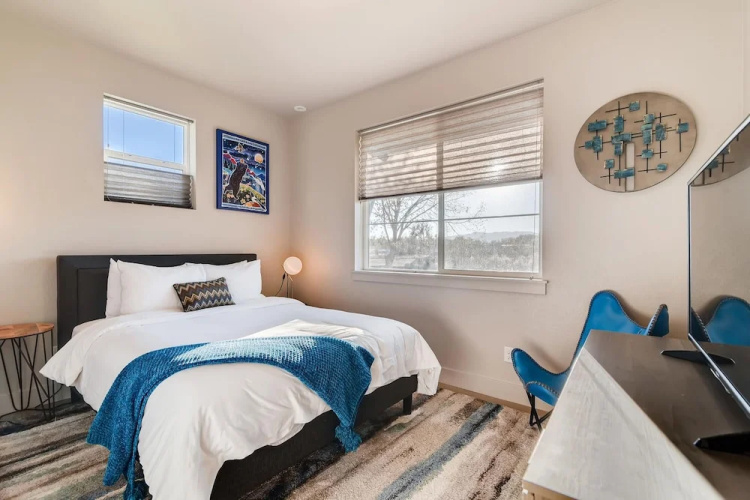 Fancy Townhome Near Old Town, Breweries and River!
