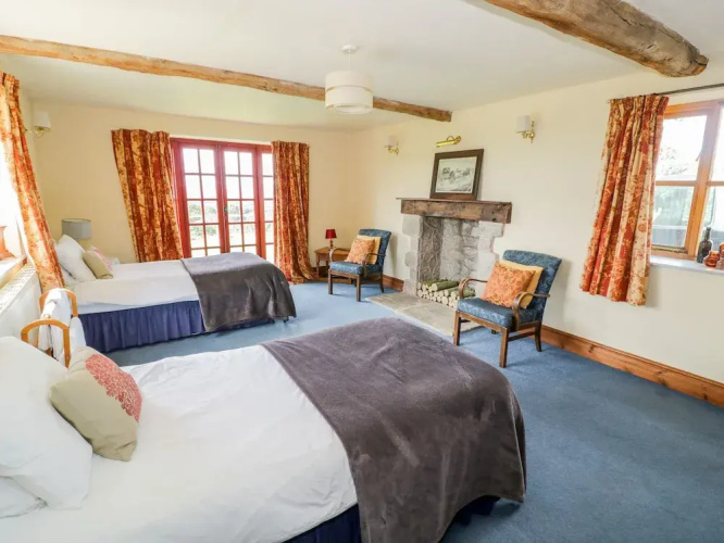 Hollywall Cottage