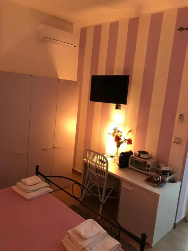 B&B CasAmica