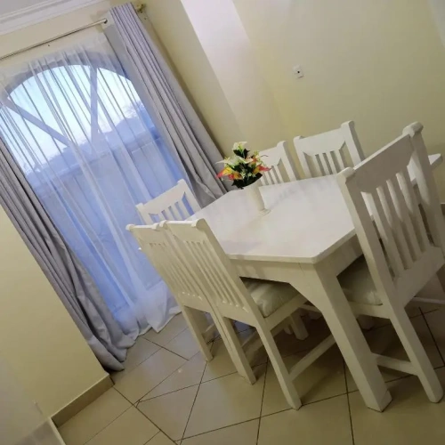 3 Bedrooms Apartment
