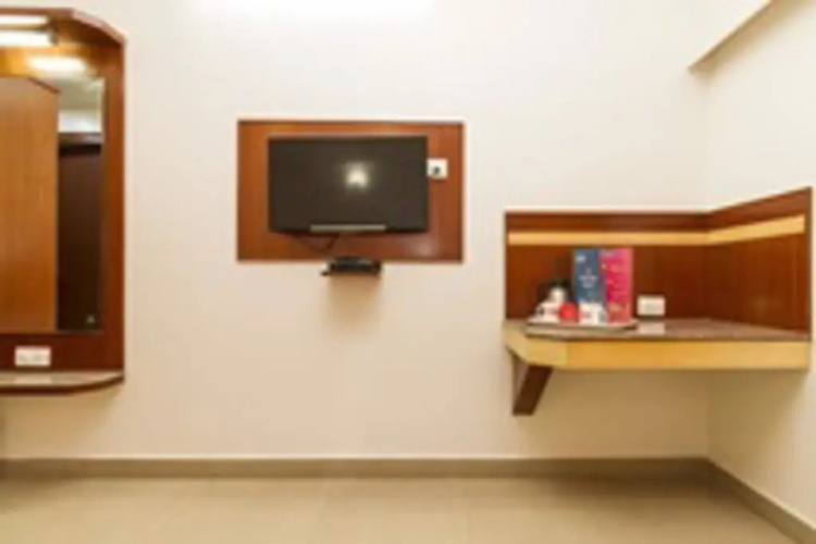Mlc Gateway Deluxe Inn