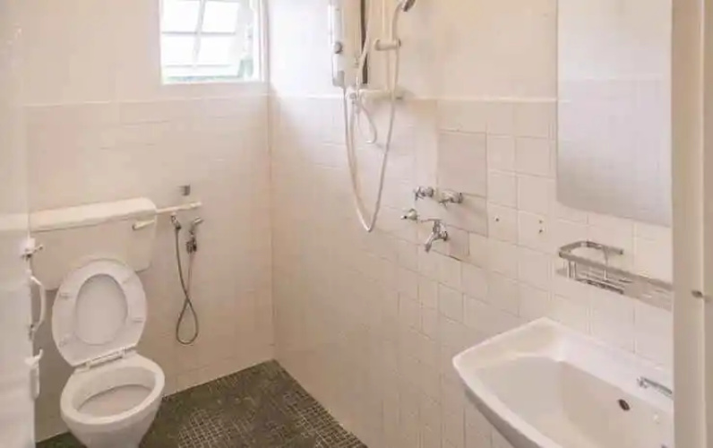 Traveller Bunker Hostel 1