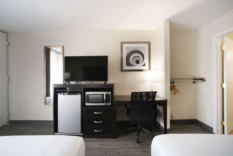 Business Quadruple room