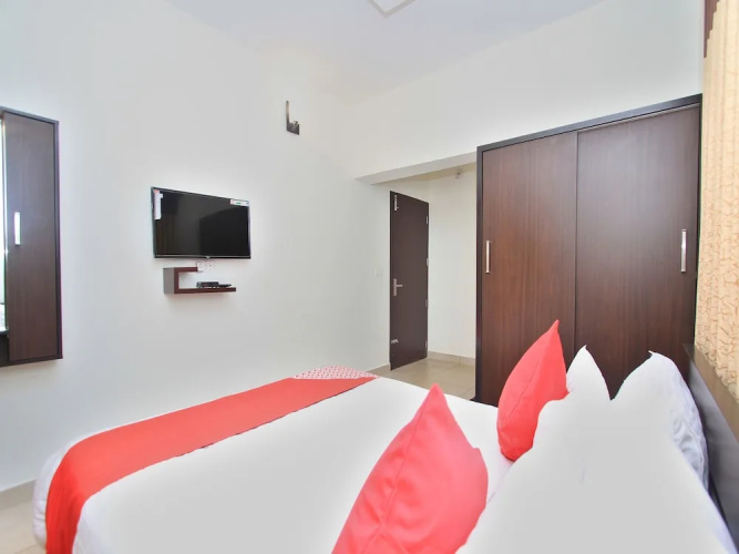 OYO 13915 Albis Ville