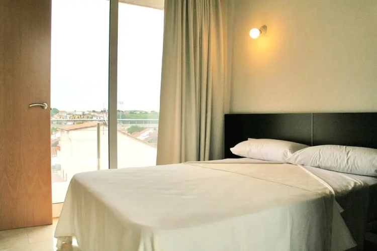 La Escala Apartment Near Beach for 3