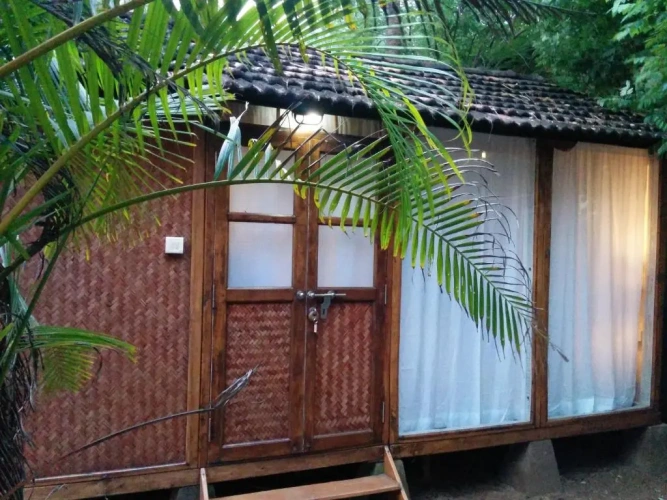Cottage with garden view