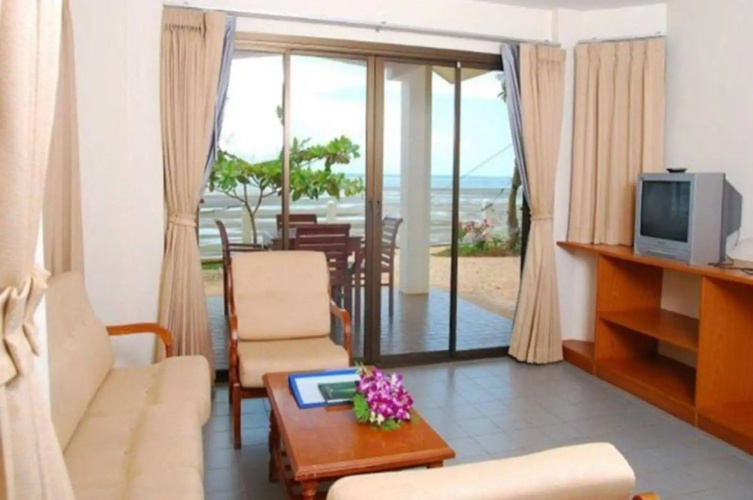 New Travel Beach Resort