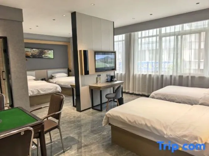 Standard Family Suite