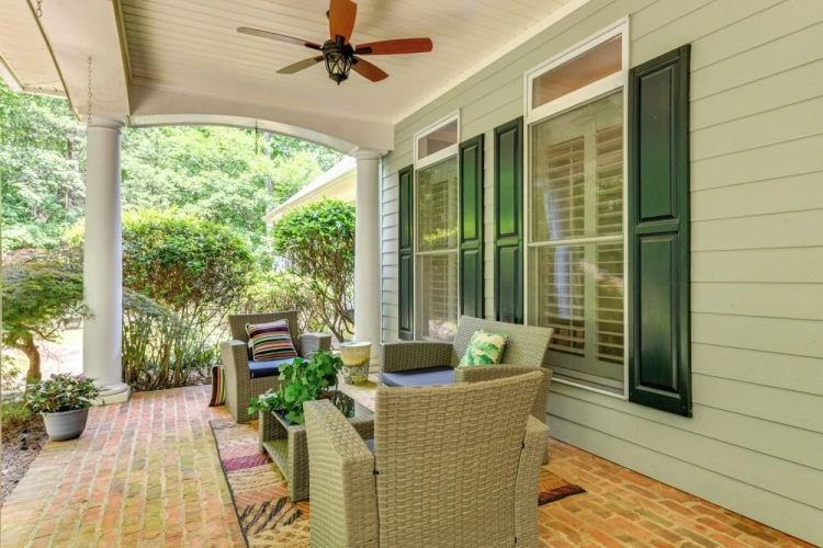 4 Bedrooms Cottage