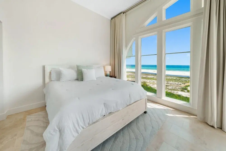 Paradise Loft 3 Bedroom Townhouse by RedAwning