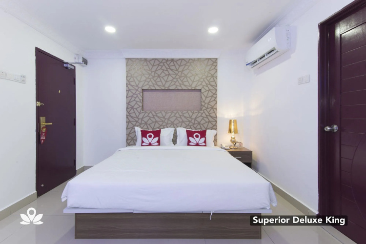 Poorna Hotel