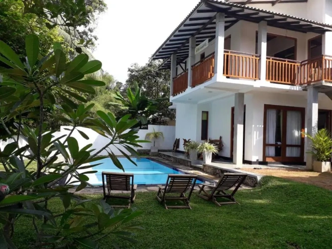 2 Bedrooms Villa