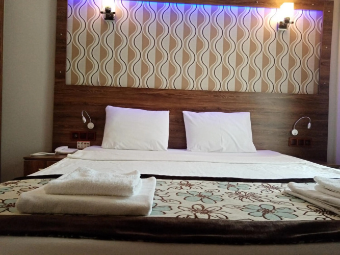 Dolphin Apart & Hotel