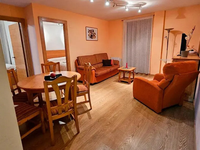 Apartamentos Canfranc Pueblo 3000