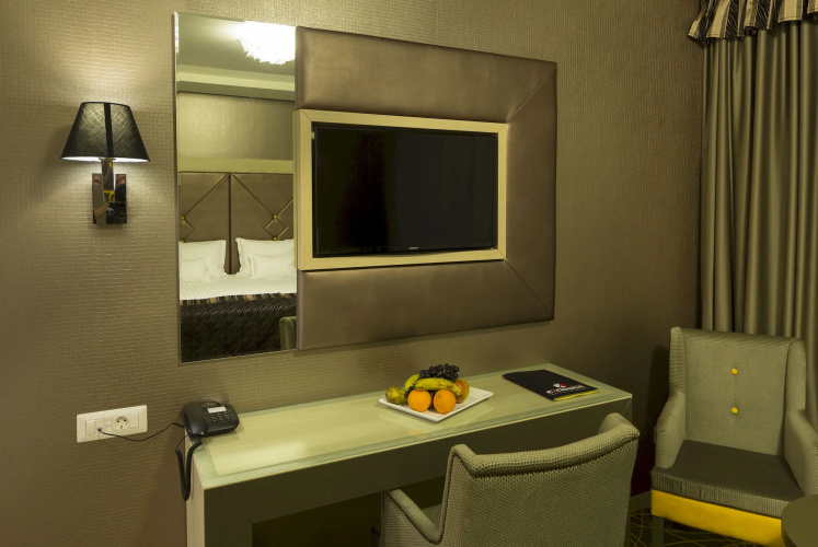 Exclusive Hotel & More