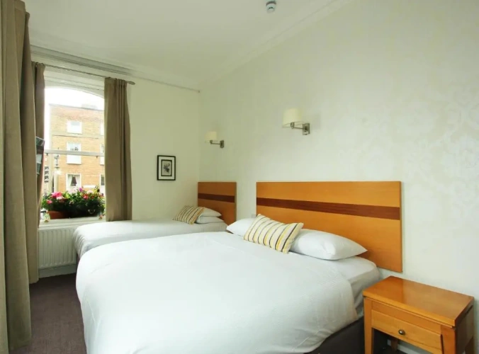 Standard Triple room with view