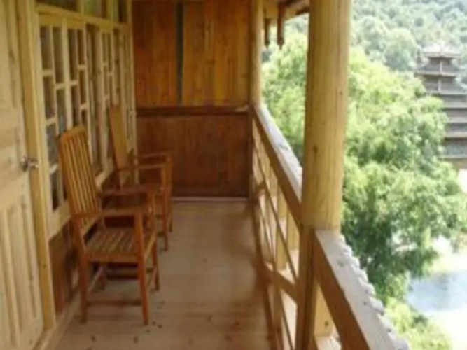 Dong Village Hotel