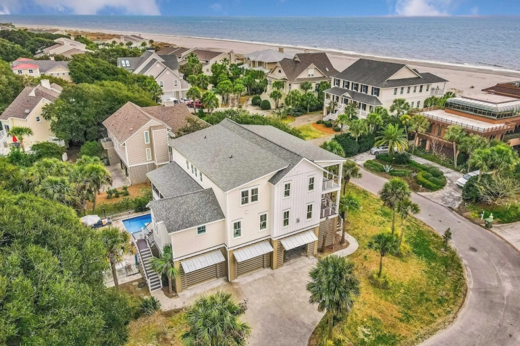5 Bedrooms Cottage with balcony