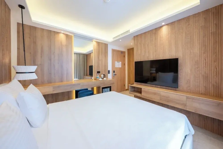 Deluxe Double room with balcony and with garden view