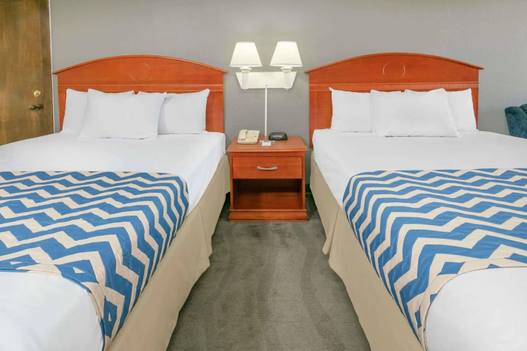 Travelodge Inn & Suites by Wyndham Norman
