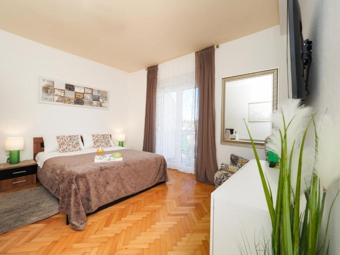 1 Bedroom Apartment with balcony