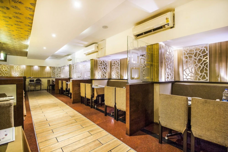 FabHotel Alreef Residency Vadaplani