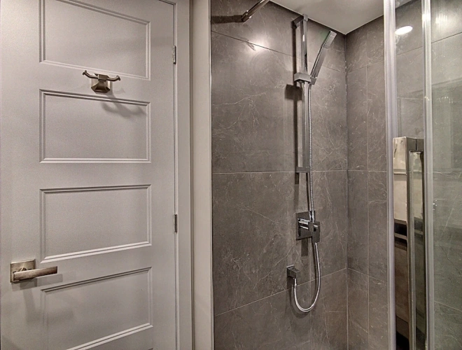 1 Bedroom Apartment with lake view