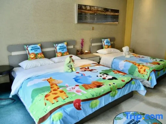Quintuple Family Suite