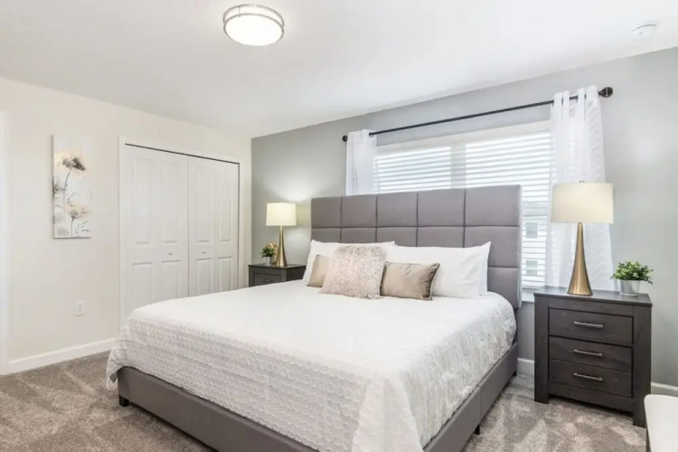 Chic Spacious With Private Pool Ideal Location