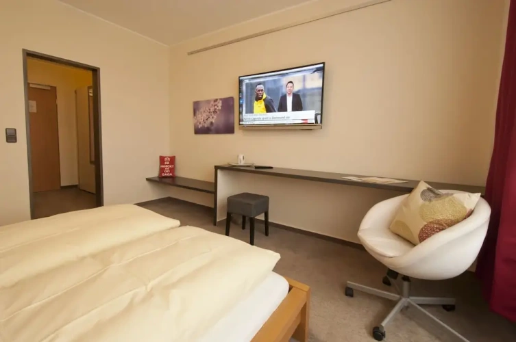 Standard Double room with city view