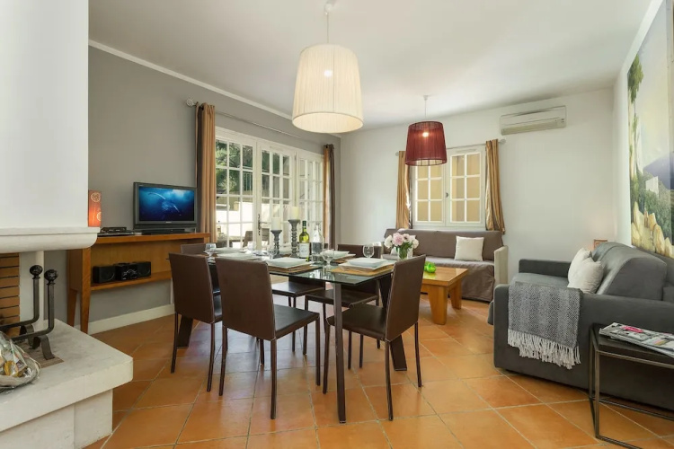 Le Carre Beauchene by Madame Vacances