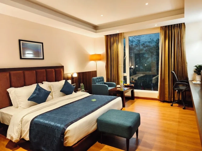 Standard Club room with land view