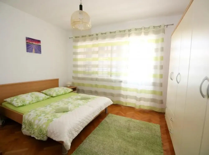 Spacious Beachfront Apartment Ciovo