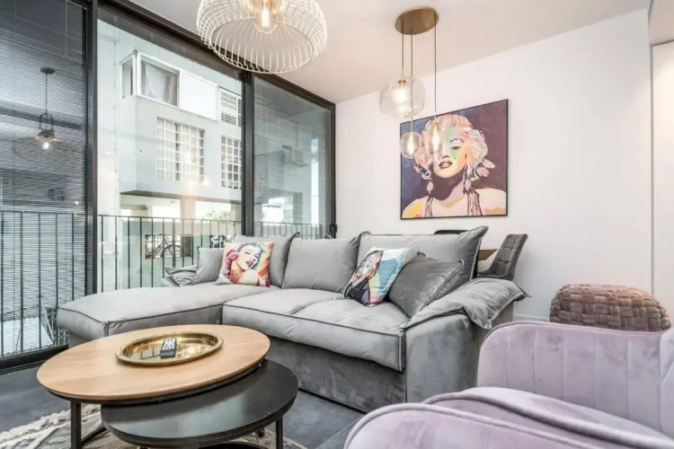 Modern and Design 1 BD apt close to the beach