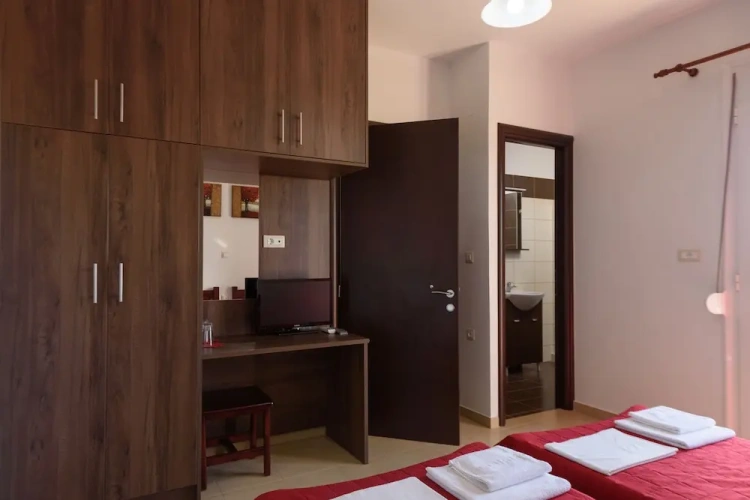 4 Bedrooms Luxury Villa