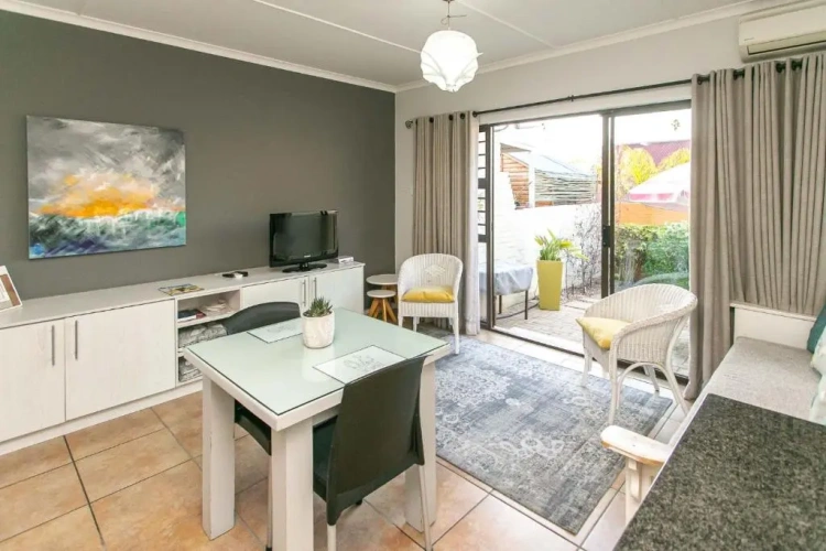 Studio with garden view