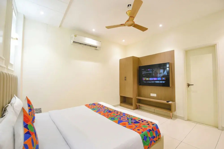 FabHotel Dev Palace I