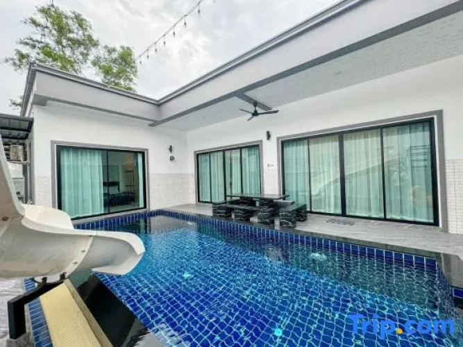 3 Bedroom Villa Green Mellow-Pattaya