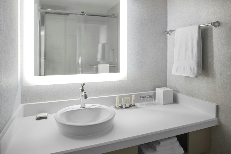Marriott Chateau Champlain photo 9
