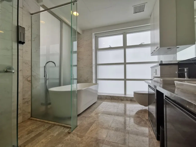 3 Bedrooms Apartment