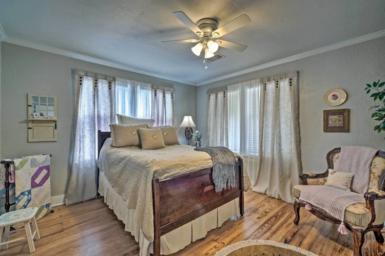 2 Bedrooms Cottage