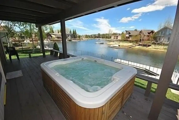 4 Bedrooms Cottage