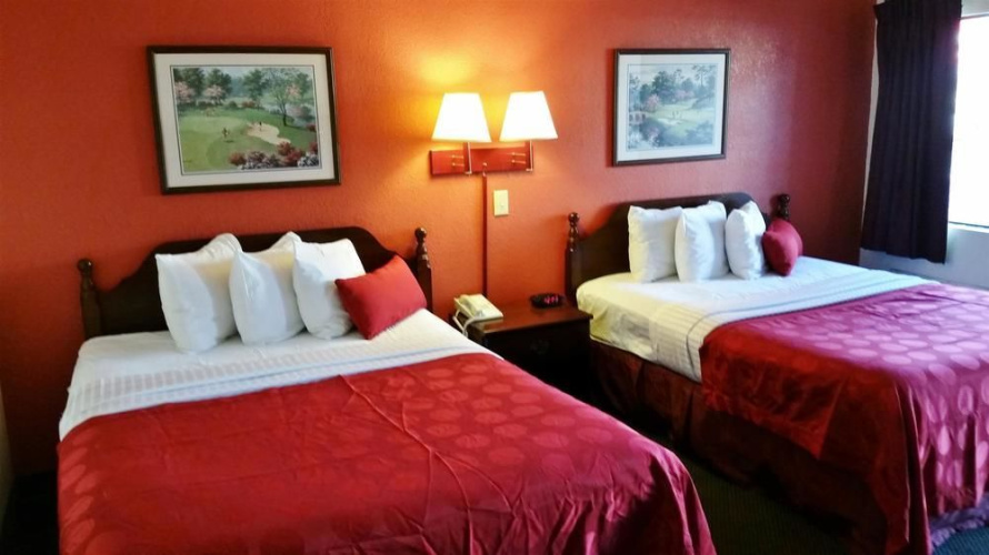Country Hearth Inn & Suites - Augusta