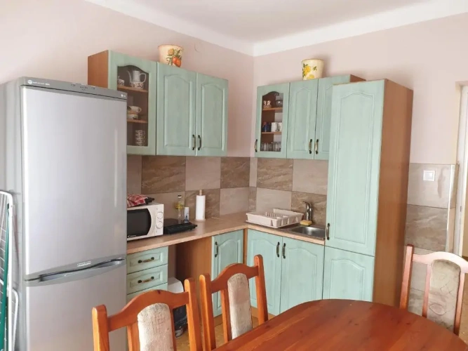 3 Bedrooms Apartment