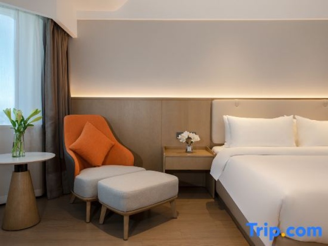 Deluxe Double room with city view
